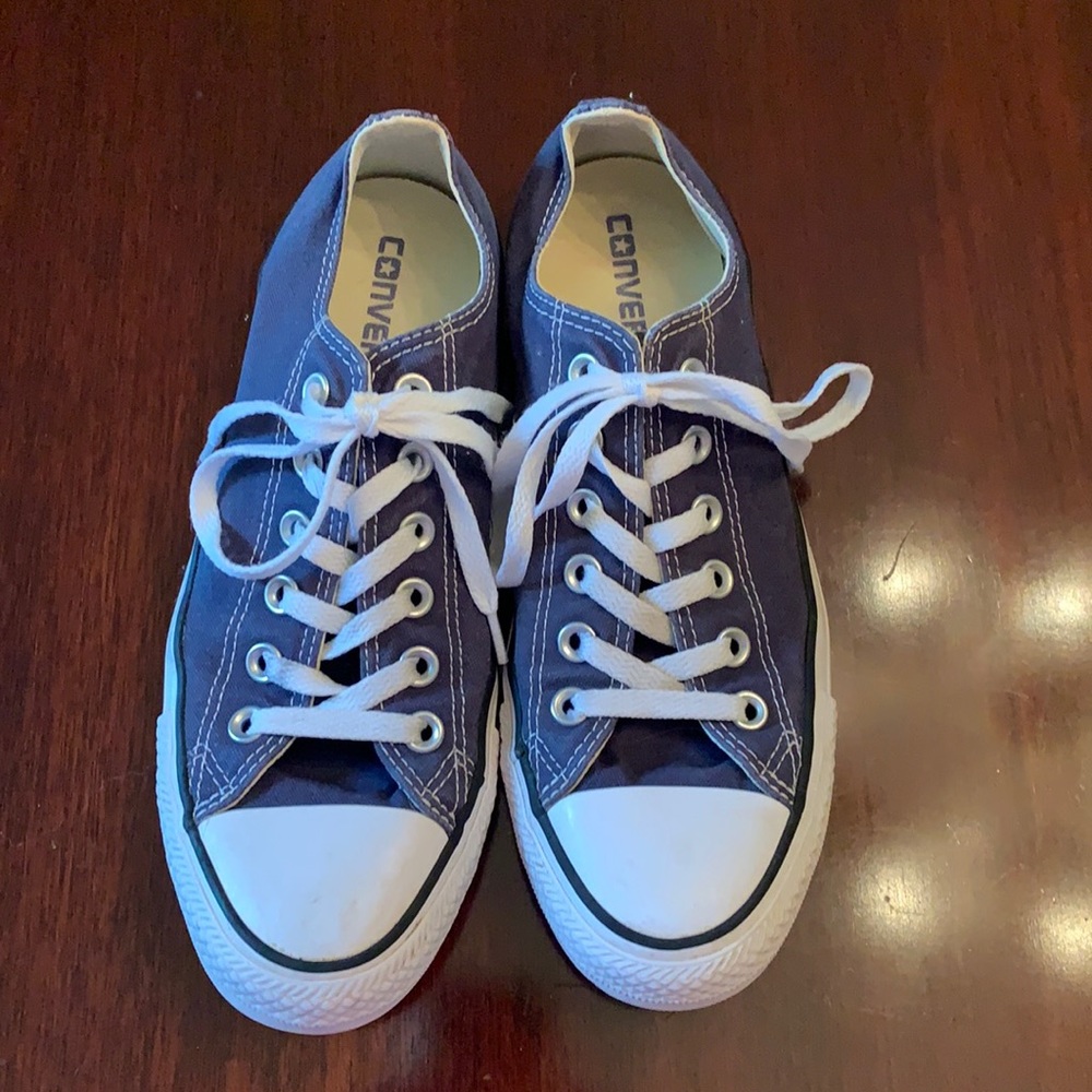 Navy Converse Sneakers. Men’s Size 6